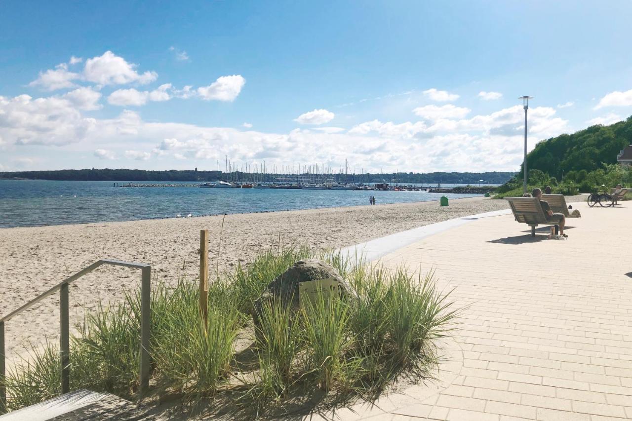 Fewo1846 Strandresidenz Wassersleben - Ostseenest - Modernes Studioapartment Mit Balkon Am Strand Харисле Екстериор снимка